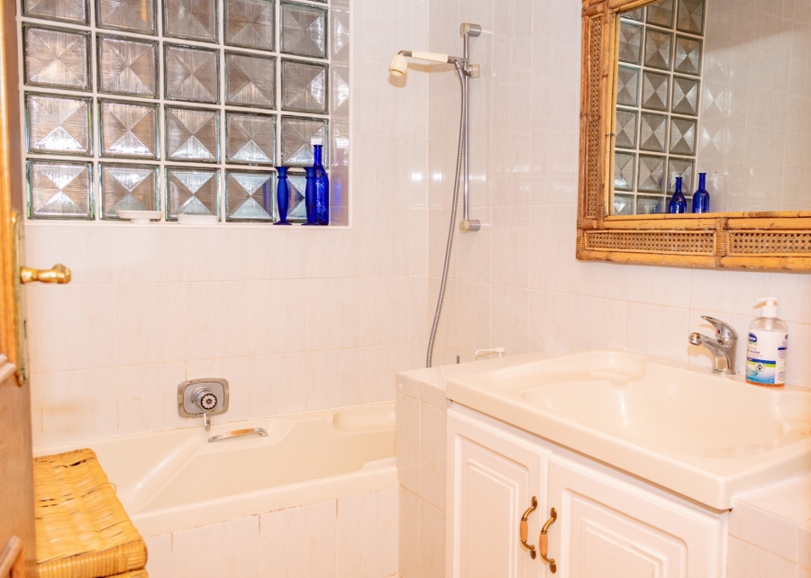 8 Bedroom Property for Sale in Colleen Glen Eastern Cape